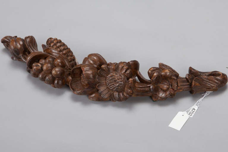 French Carved Wood Ornament of Fruit and Flowers In Excellent Condition In Troy, MI