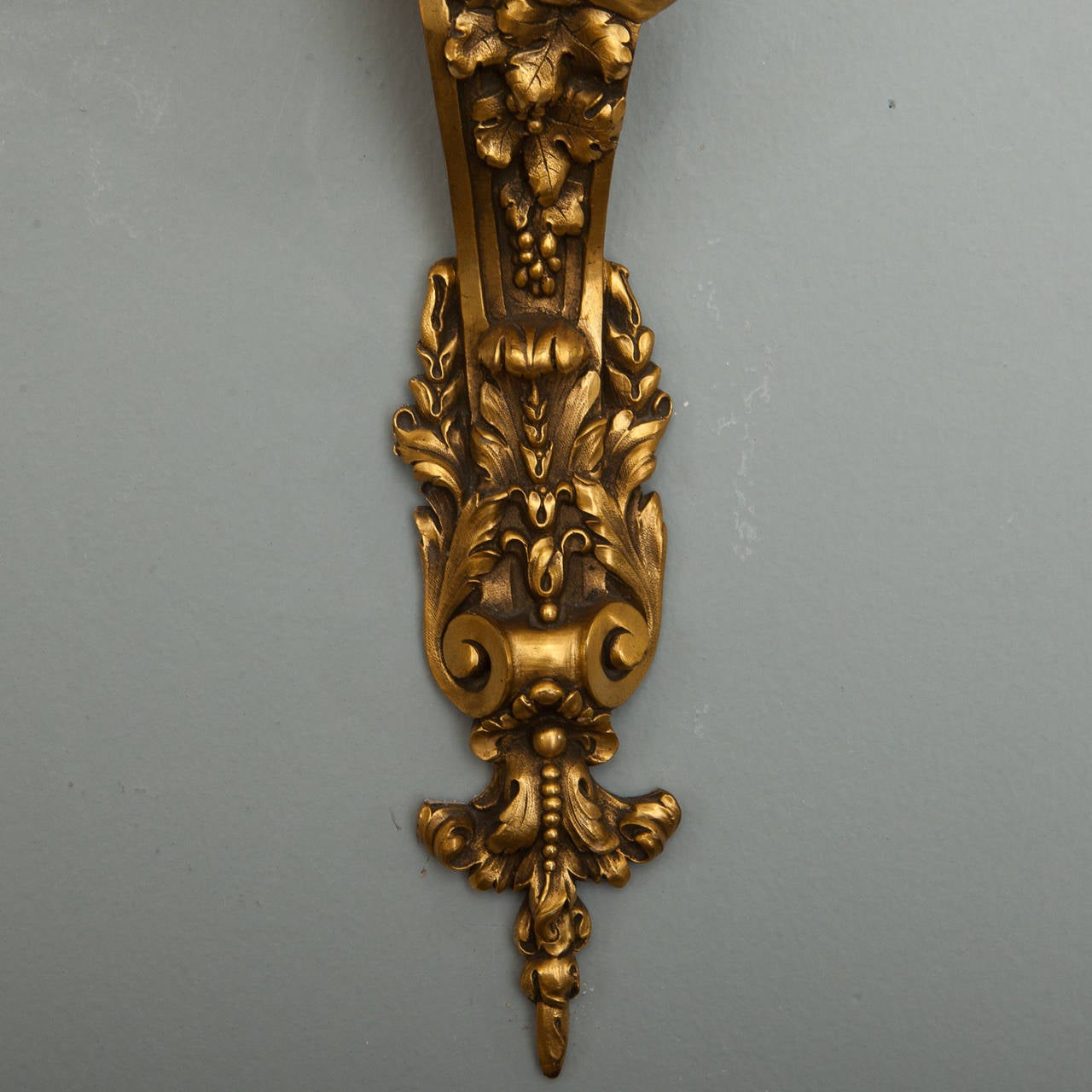 Pair of Two-Arm Gilded Bronze Sconces with Puti 1