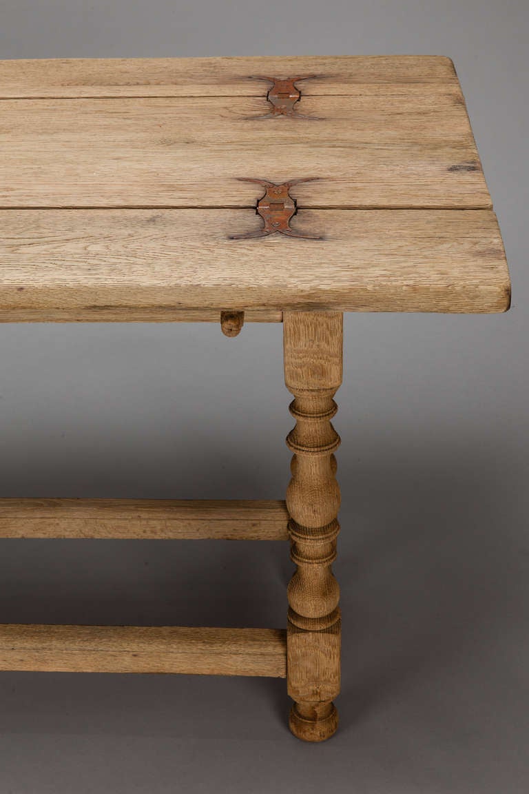 19th Century Bleached Oak Liege Table with Two Drop Leaves In Excellent Condition In Troy, MI