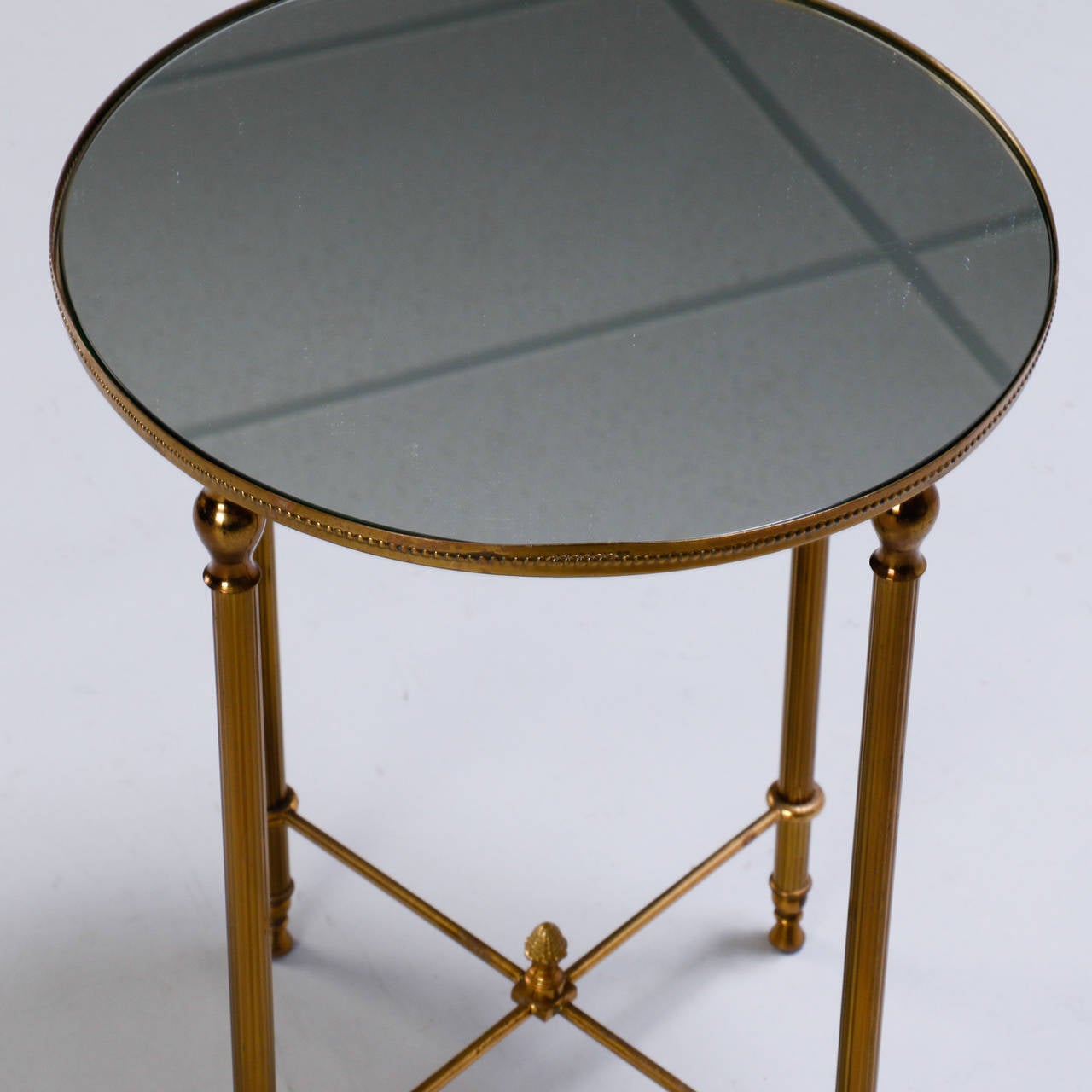 Mid Century Round Brass Side Table with Mirrored Top In Excellent Condition In Troy, MI