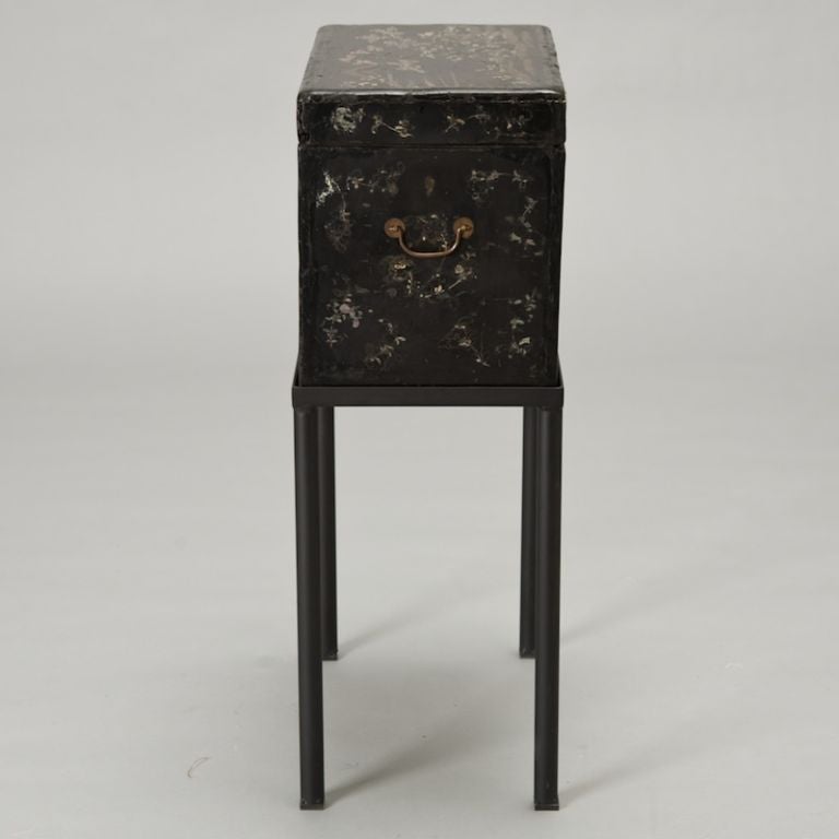 Black Enamel and Mother of Pearl Chinese Box on Stand 3