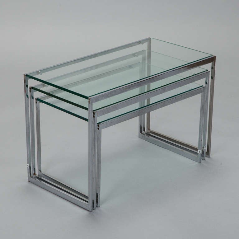 Three Mid Century Polished Nickel and Glass Nesting Tables In Excellent Condition In Troy, MI