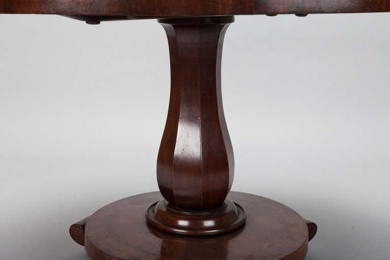 19th Century Mahogany Tilt Top Breakfast Center Table In Excellent Condition In Troy, MI