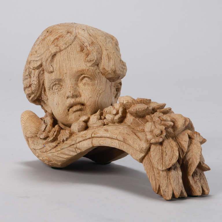 Pair of 19th Century Bleached Oak Carved Cherubs In Good Condition In Troy, MI