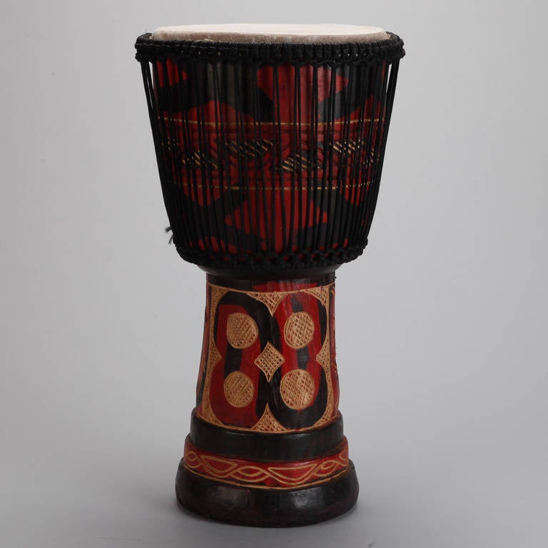 Painted and Carved Drum from Ghana West Africa In Excellent Condition In Troy, MI