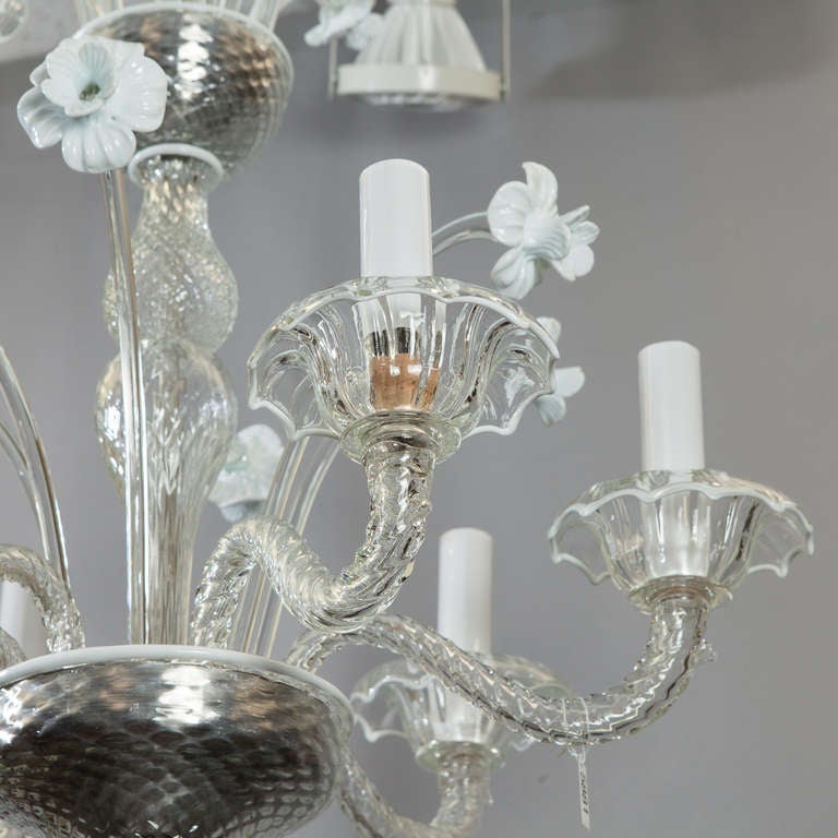 Mid-20th Century Six-Light Venetian Glass Clear and White Daffodil Chandelier For Sale