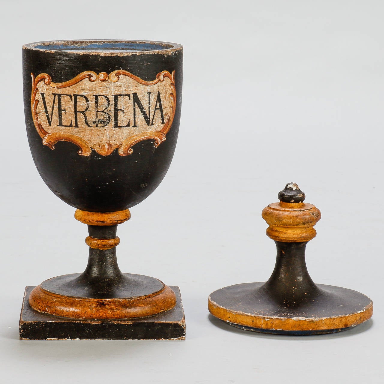 Kräutergefäß aus Holz mit Originalfarbe aus dem 19. Jahrhundert (Gemalt) im Angebot
