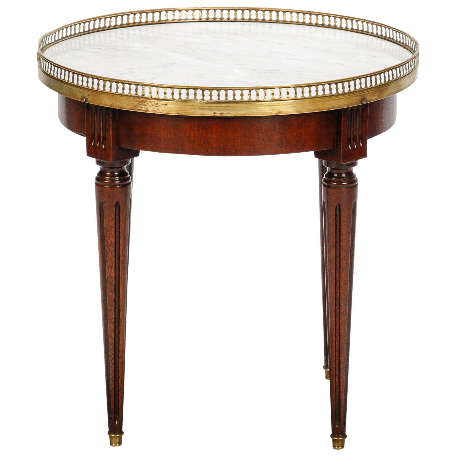 Petite table d'appoint ronde en bois avec galerie en laiton et plateau en marbre blanc