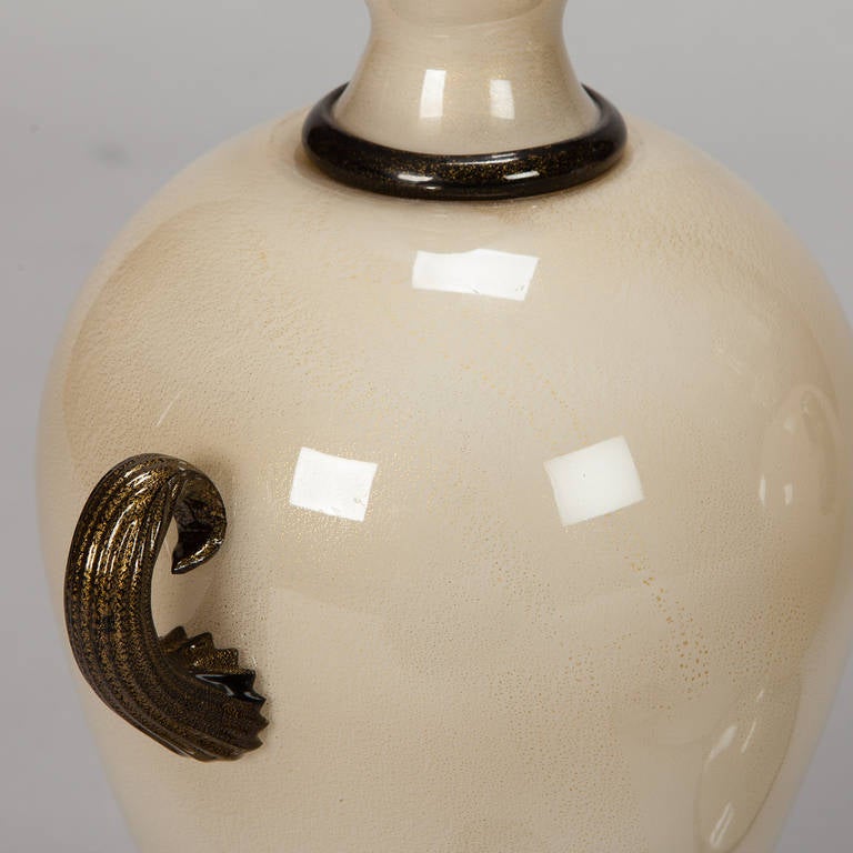 Pair of Midcentury Murano Amphora Shape Glass Lamps in Cream and Black 2