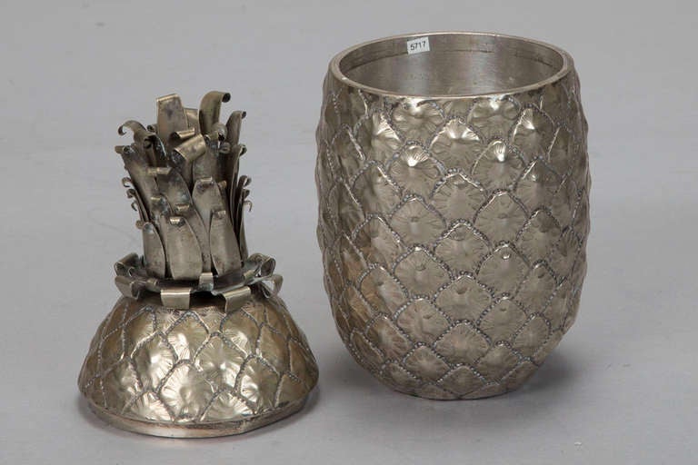 Brass Pineapple Shaped Ice Bucket In Good Condition In Troy, MI