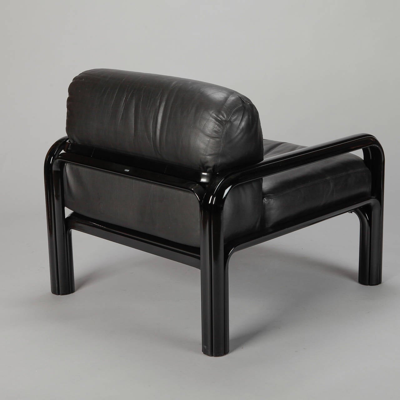 Paire de fauteuils en cuir noir Gae Aulenti pour Knoll International Bon état à Troy, MI