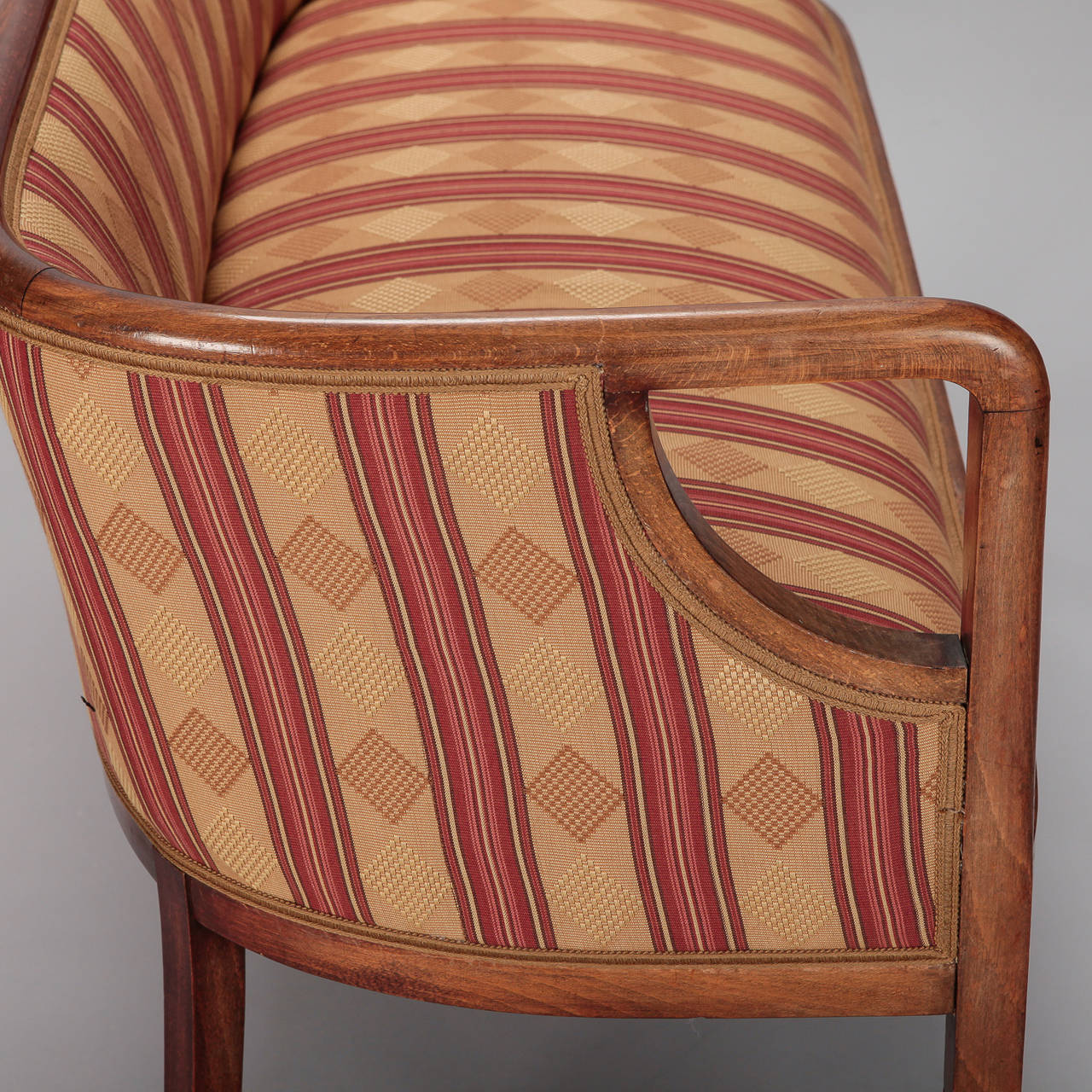 Mid-20th Century French Art Deco Curved Back Upholstered Settee