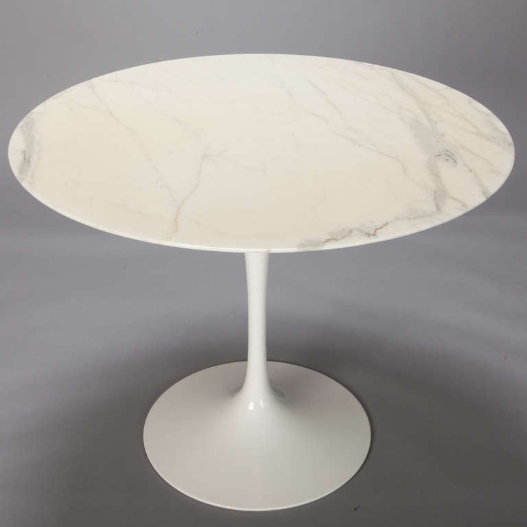 Late 20th Century Knoll Round Marble Top Pedestal Table