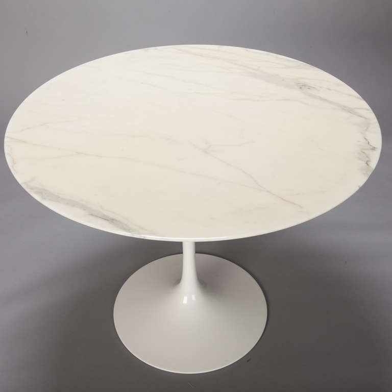 Knoll Round Marble Top Pedestal Table 3