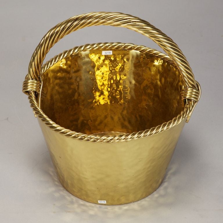 Midcentury Italian Hammered Brass Bucket In Excellent Condition In Troy, MI