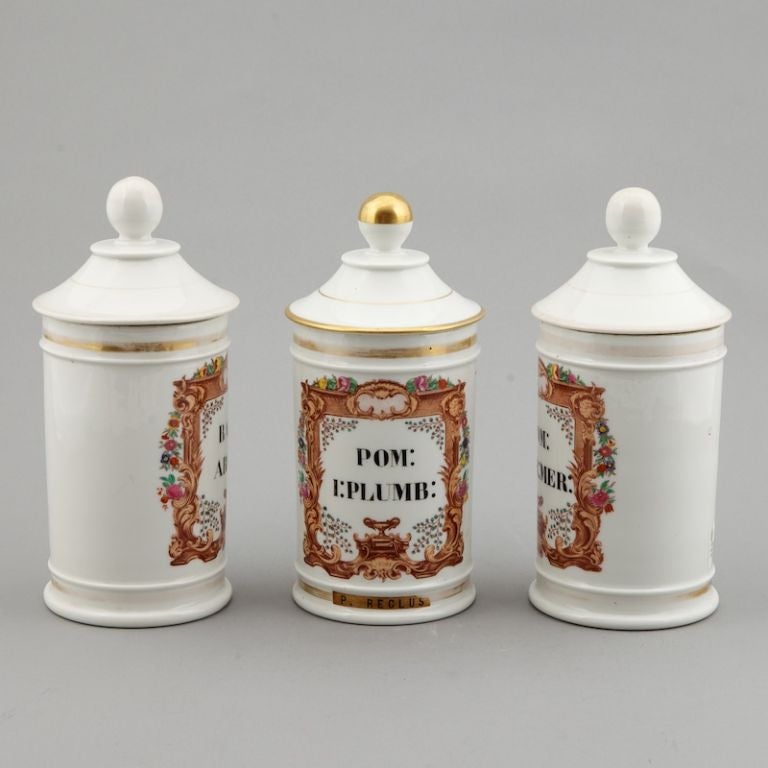 French White Porcelain Lidded Apothecary Jar In Excellent Condition In Troy, MI