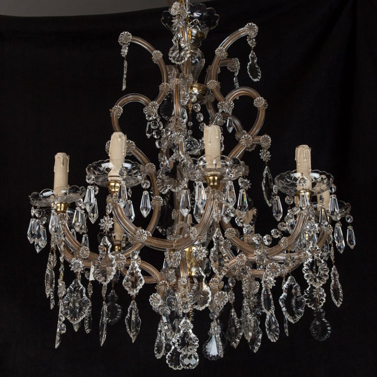 Large Eight Light Maria Theresa Chandelier In Excellent Condition In Troy, MI