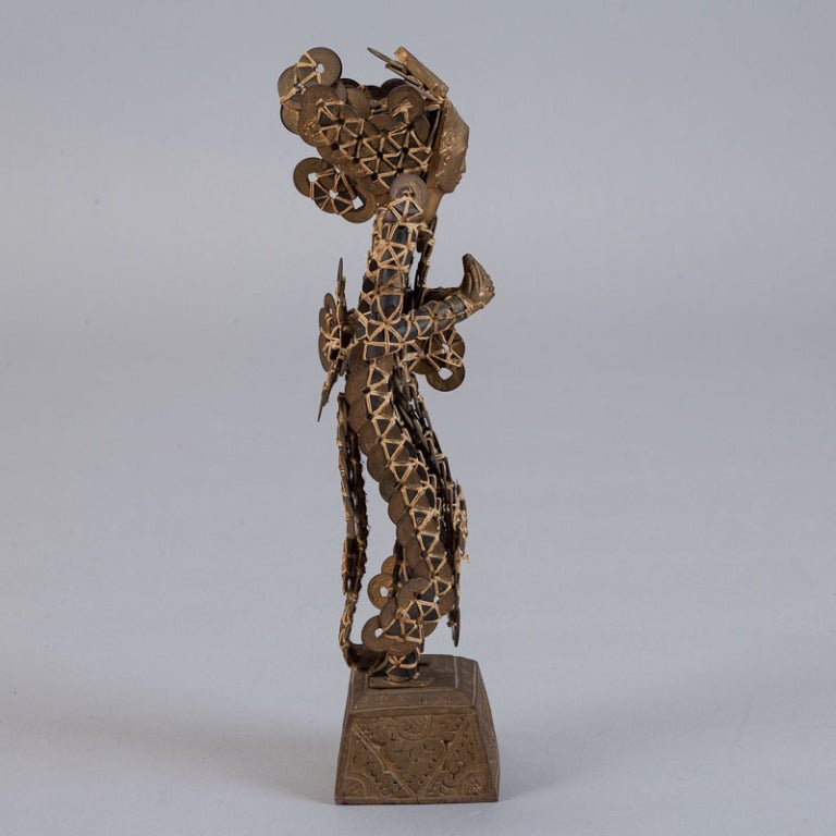 Balinese Kepeng Coin Statue In Excellent Condition In Troy, MI