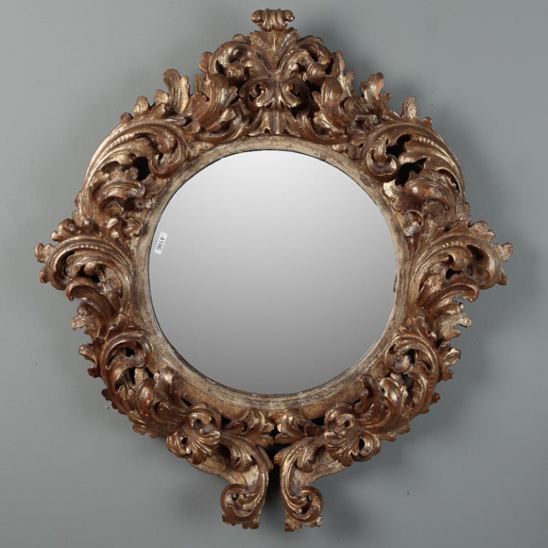20th Century Round Gild Wood Italian Mirror with Elaborately Carved Frame