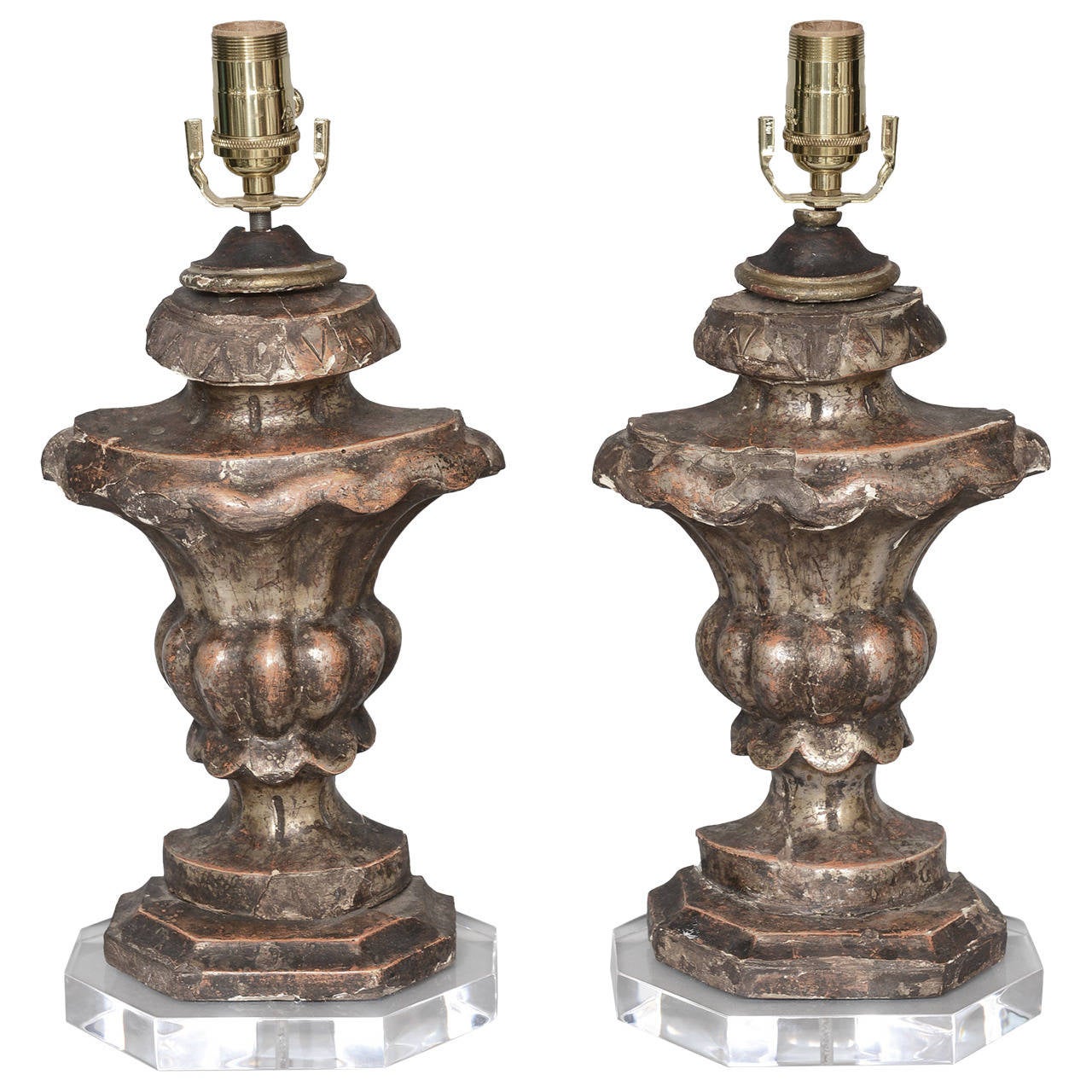 Paire de lampes à fragment d'urne du XVIIIe siècle en vente