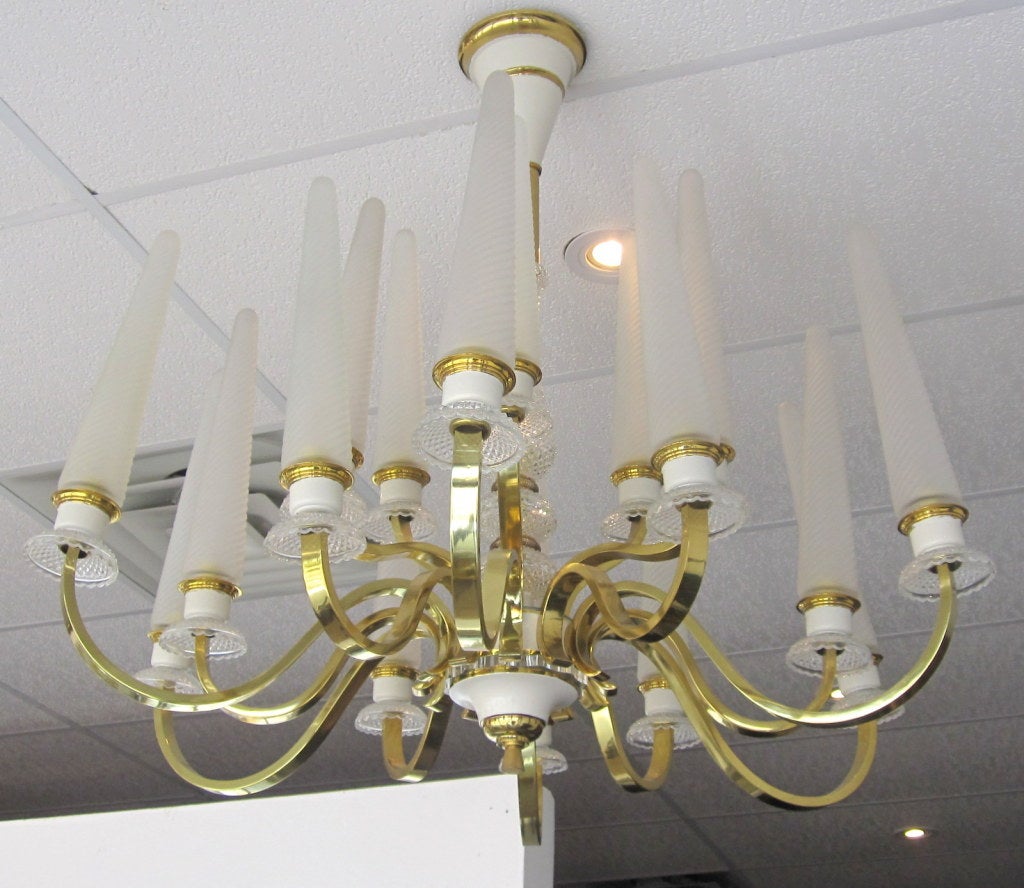 French 1940's Tulip Glass and Brass Chandelier In Excellent Condition In Miami, FL