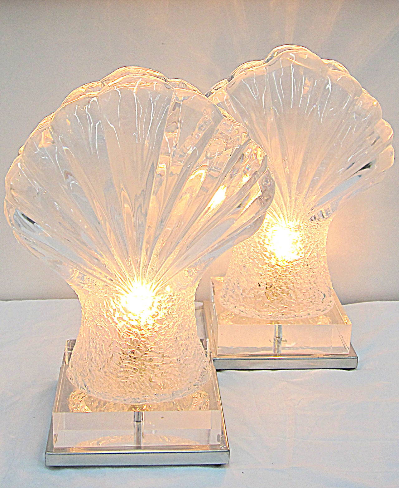 Pair of Mid-Century Modern Sculpted Clear and Frosted Lucite Shell Lamps