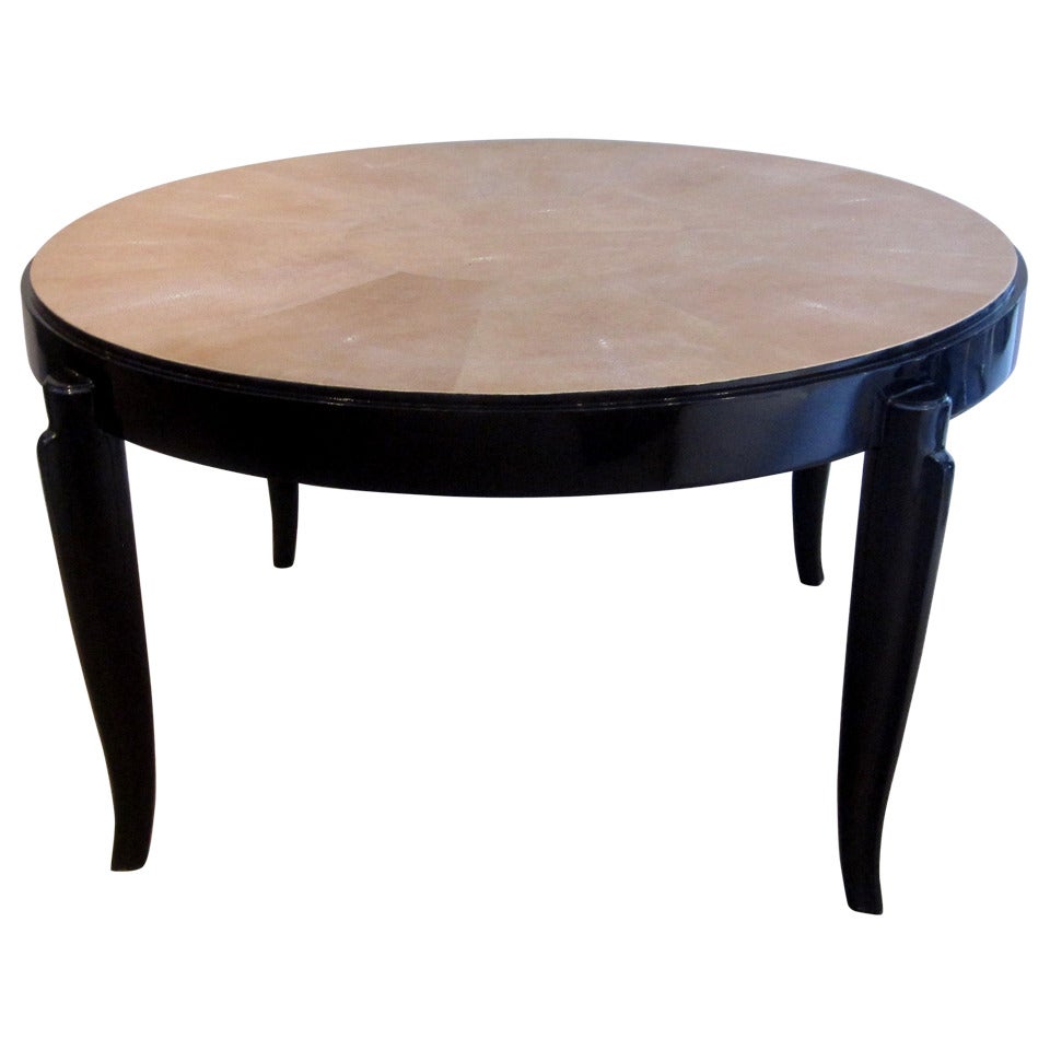 Table basse Art Déco française en galuchat par Jallot en vente