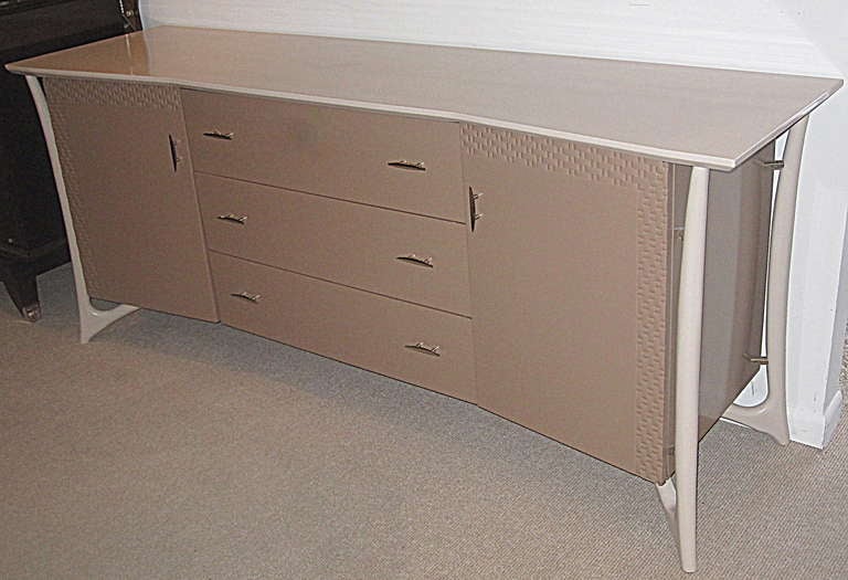 Mid-Century Modern Mid-Century Two-Tone Credenza