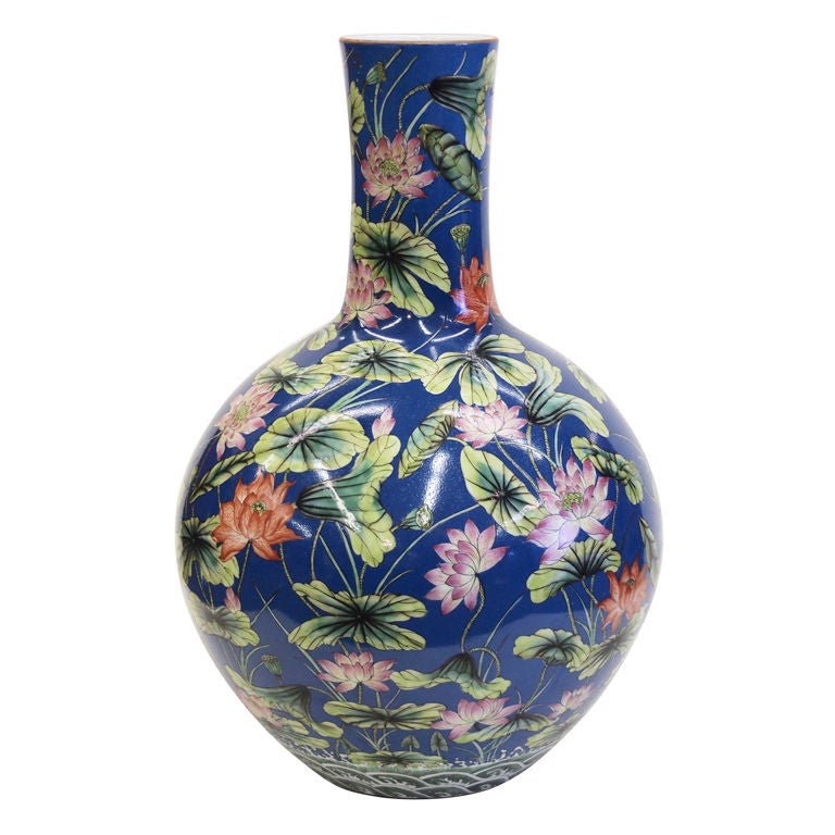 Large Chinese Porcelain Qianlong Vase For Sale