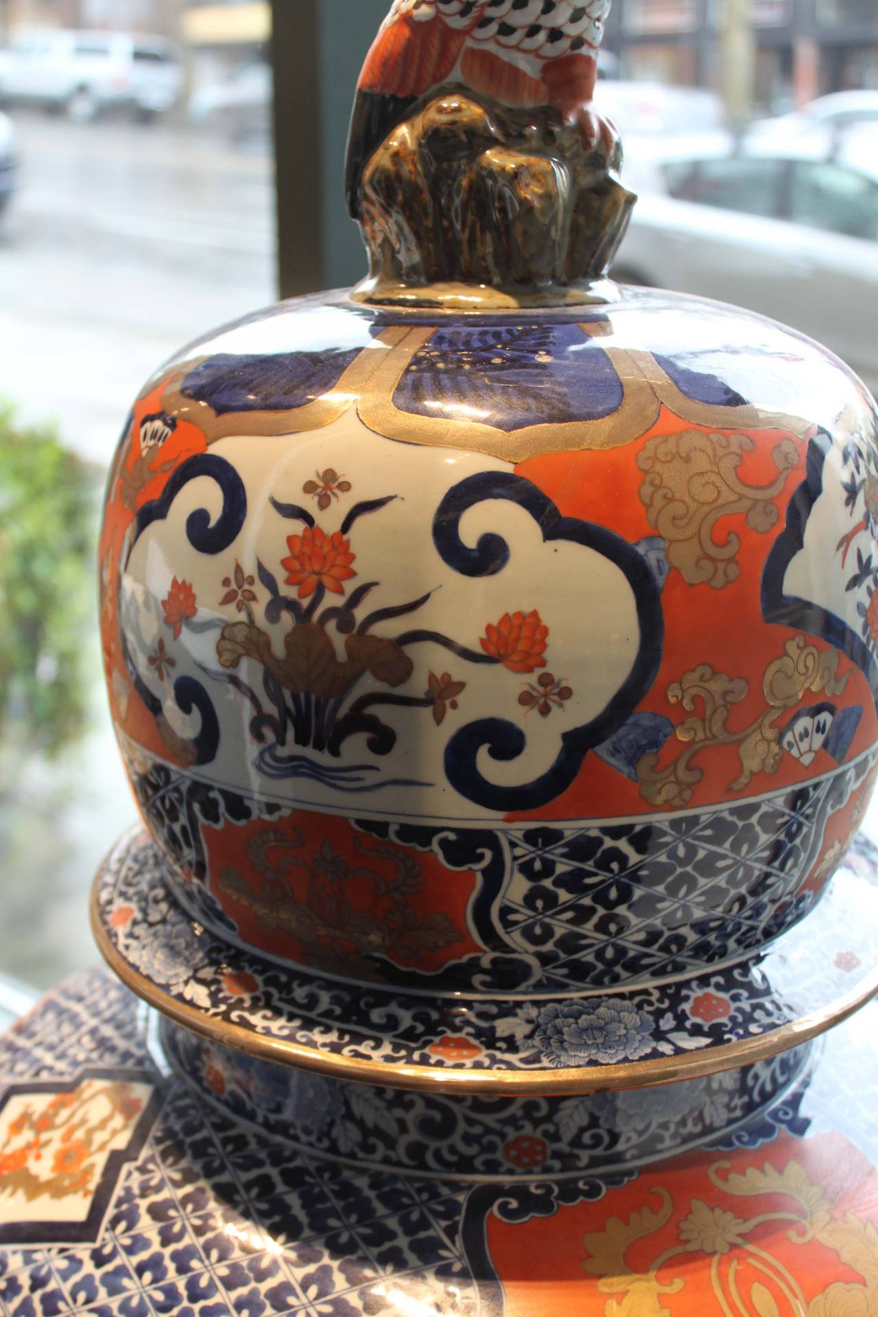 Oversized Imari Lidded Jar In Excellent Condition In Vancouver, BC