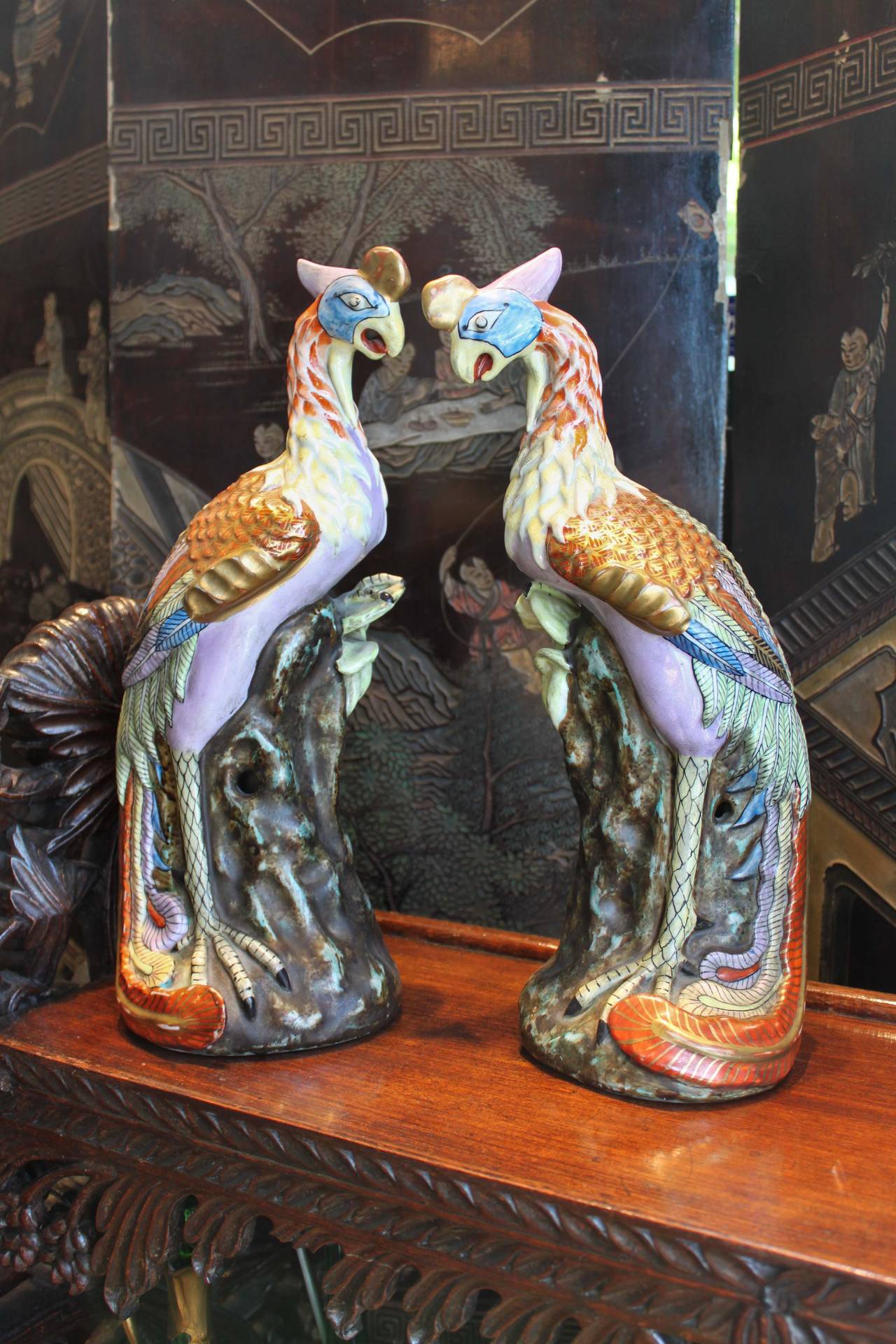 Pair of exotic porcelain birds For Sale 1
