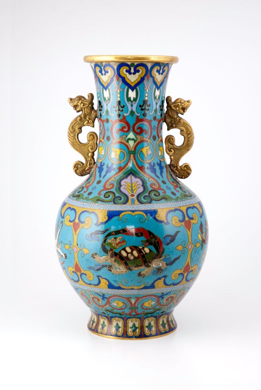 Chinese Pair of cloisonne vases. Qing Dynasty.