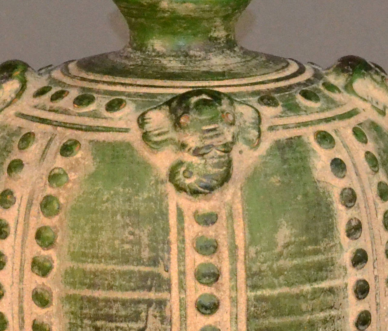 Large Asian Emerald Green Elephant Vase In Good Condition In Bridport, CT