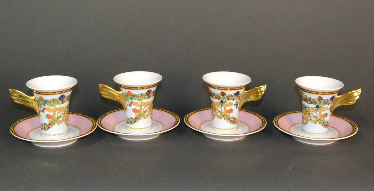 Le Jardin de Versace China Dinnerware Set In Excellent Condition In Bridport, CT