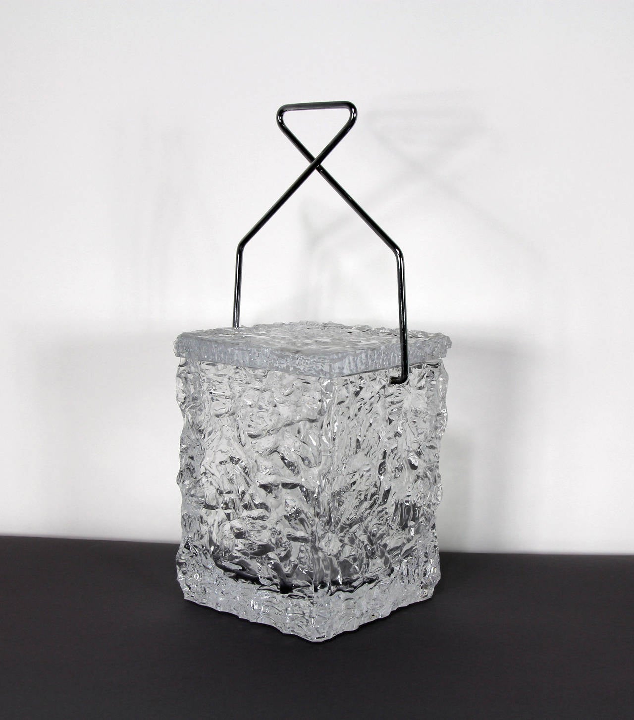 Lucite Ice Bucket by Wilardy In Excellent Condition In Bridport, CT