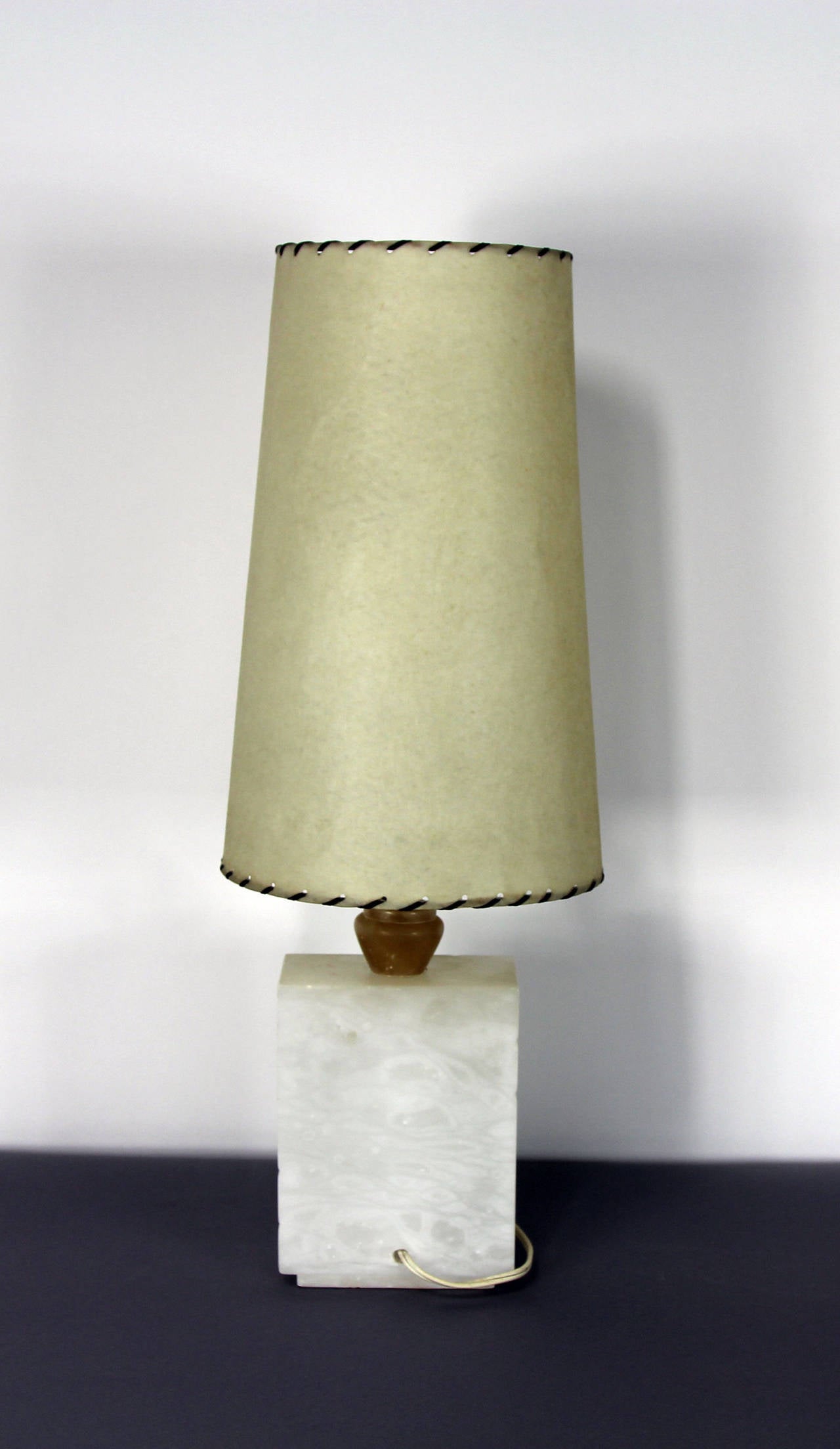 Pair of 1950s Italian Alabaster Modernist Table Lamps For Sale 3