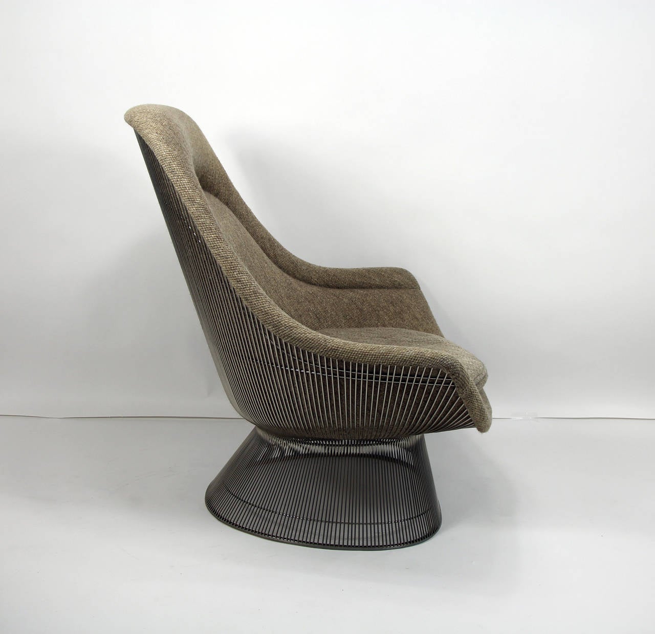 Warren Platner for Knoll Easy Chair Lounge and Ottoman In Excellent Condition In Bridport, CT