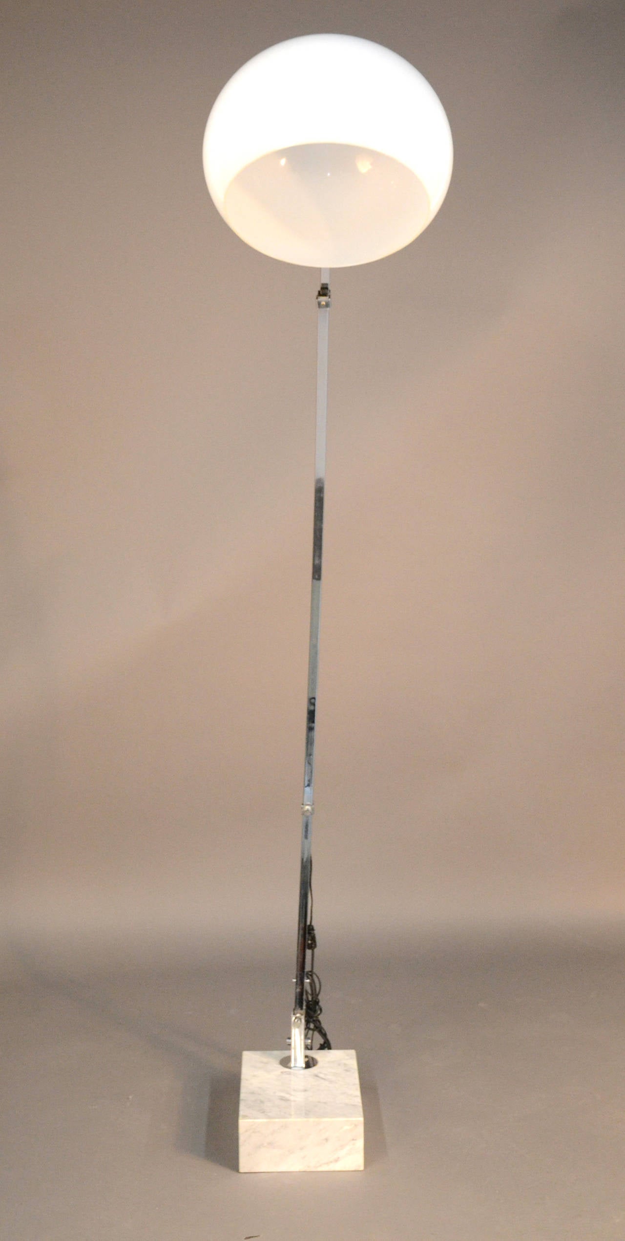 Mid-Century moderno Lampada ad arco moderna Harvey Guccini
