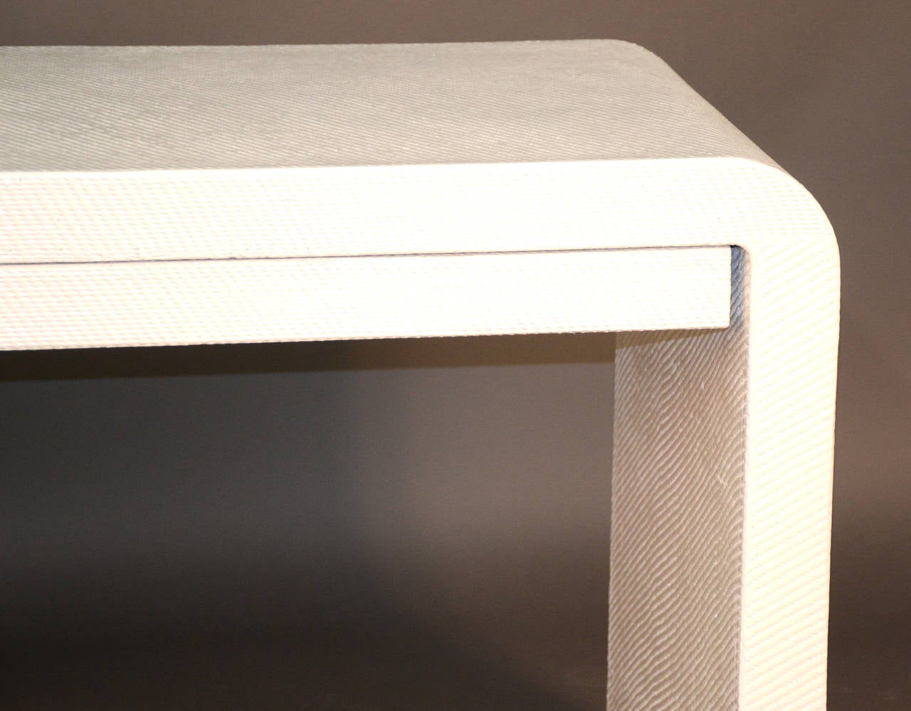 Mid-Century Modern Lacquered Texture Wrapped Waterfall Vanity Table with One Drawer