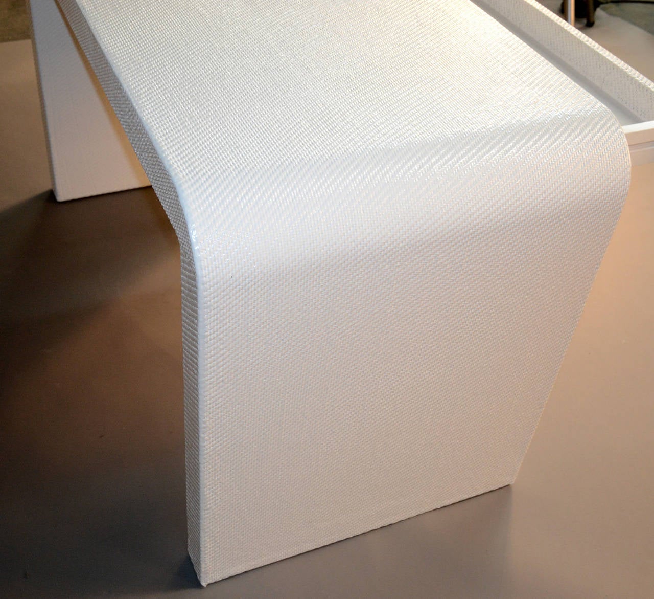 Lacquered Texture Wrapped Waterfall Vanity Table with One Drawer In Excellent Condition In Bridport, CT