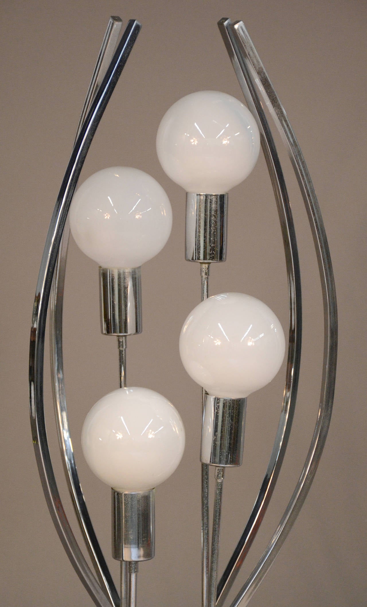 Modern Italian Sculptural Chrome Lamp In Good Condition For Sale In Bridport, CT