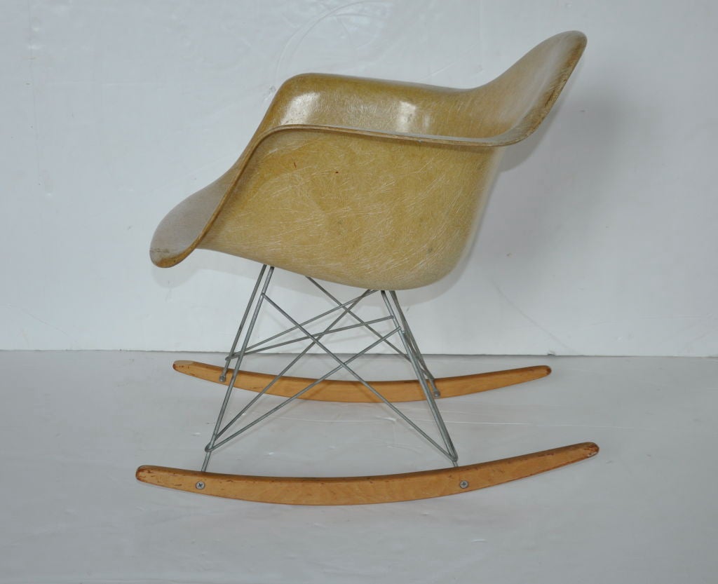 Fiberglass Early Rocker - Charles Eames