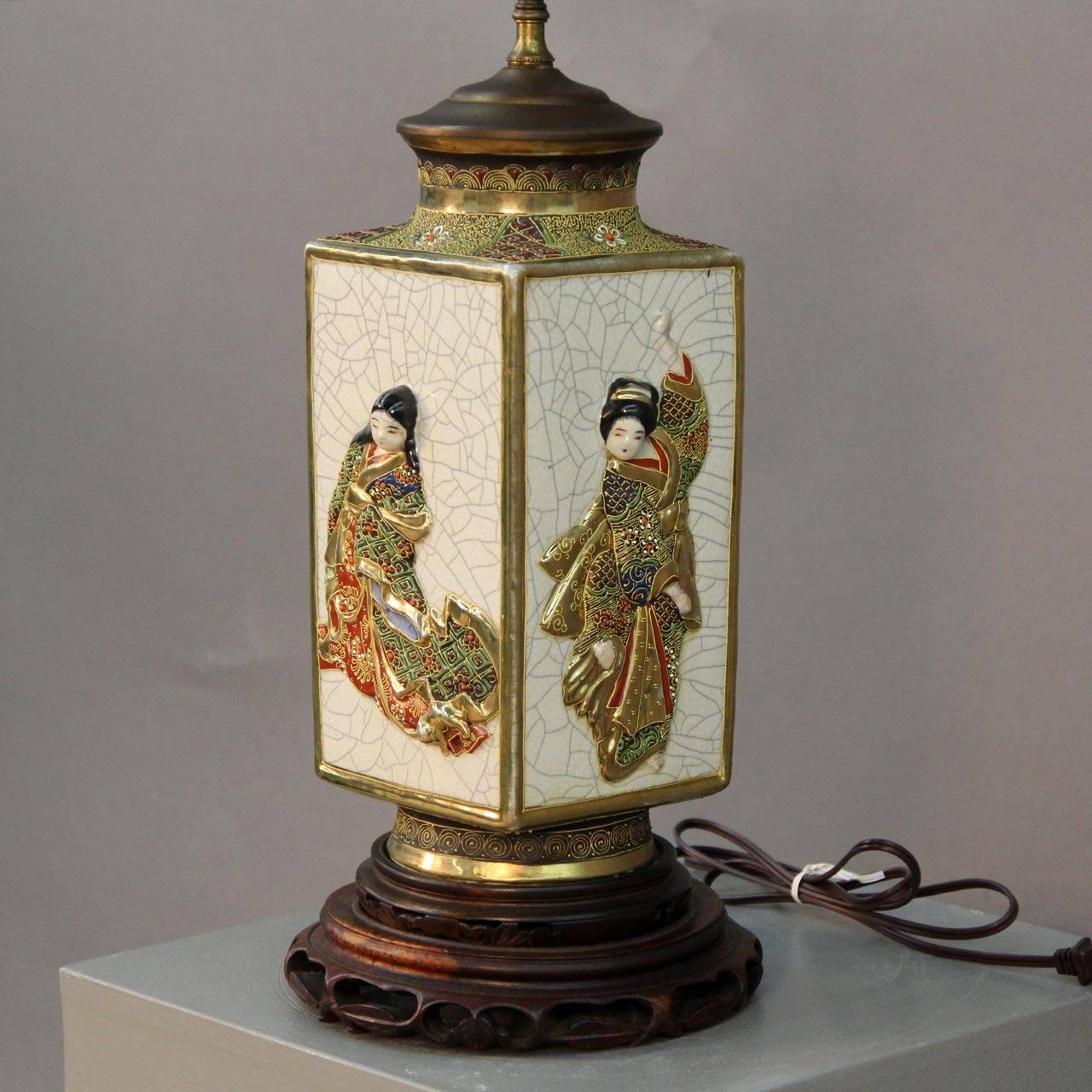 Large 19th Century Satsuma Table Lamp In Excellent Condition In Bridport, CT