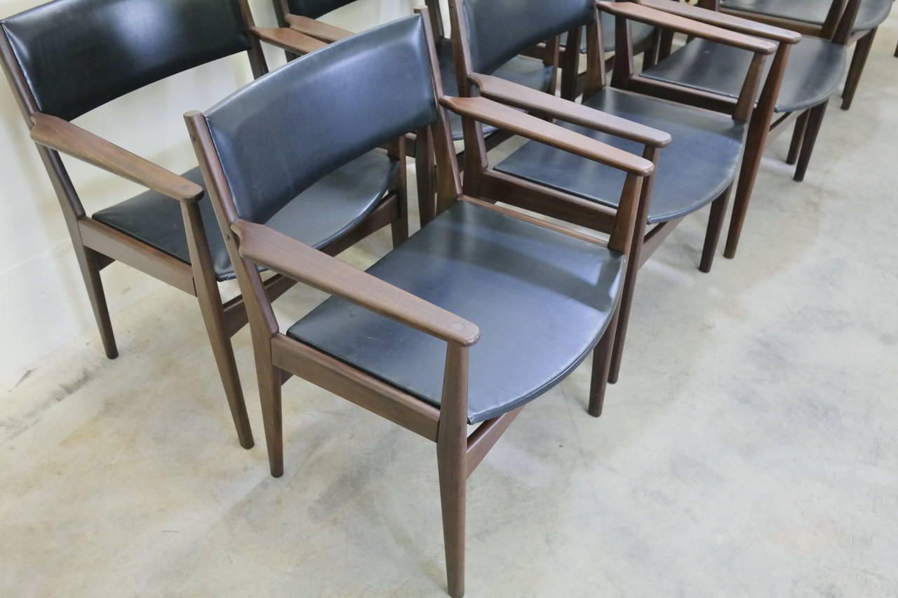 Naugahyde Set of Ten by Hans Olsen for Frem Rojle Dining Chairs in Walnut