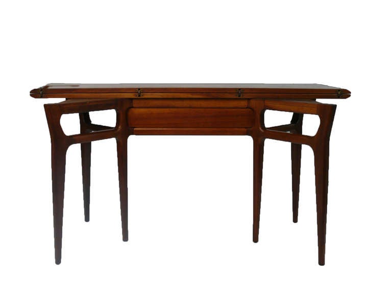 Mid-Century Modern Convertable console/dining table in the manner of Ico Parisi