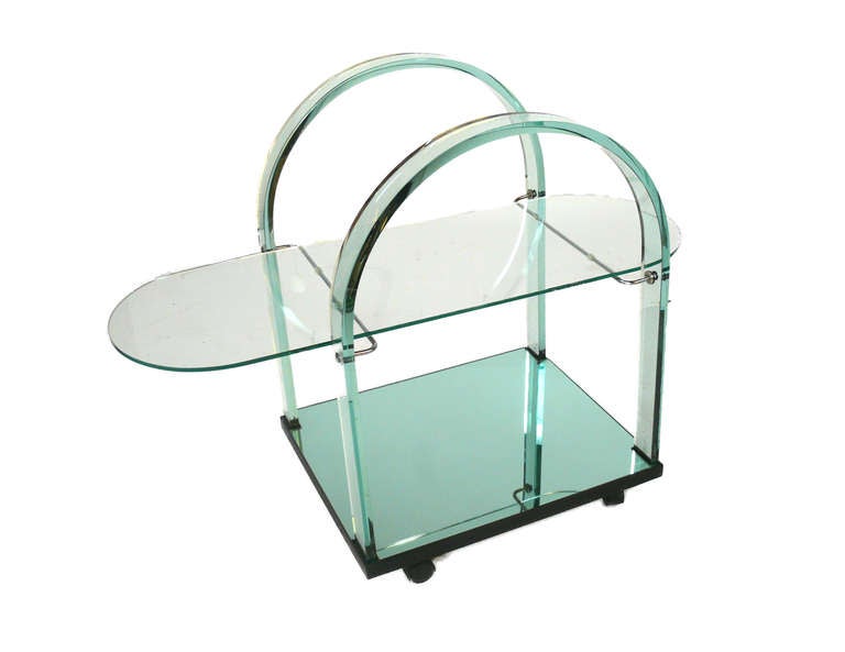 FIAM Glass tea cart/coffee table (Ca. 1970) In Excellent Condition For Sale In Bridport, CT