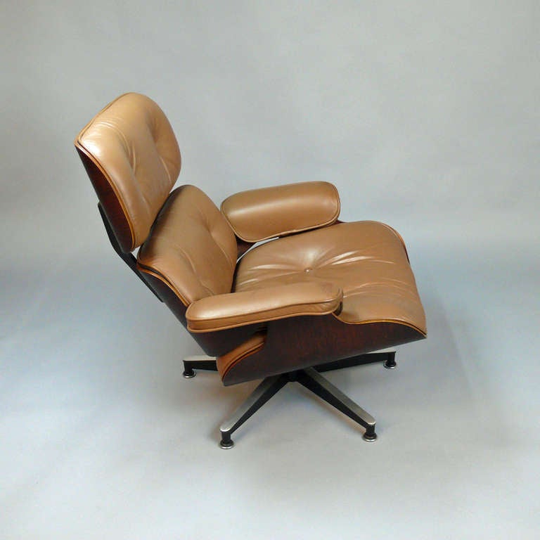 Eames Rosewood Lounge Chair 670 and Ottoman 671 for Herman Miller In Good Condition In Bridport, CT