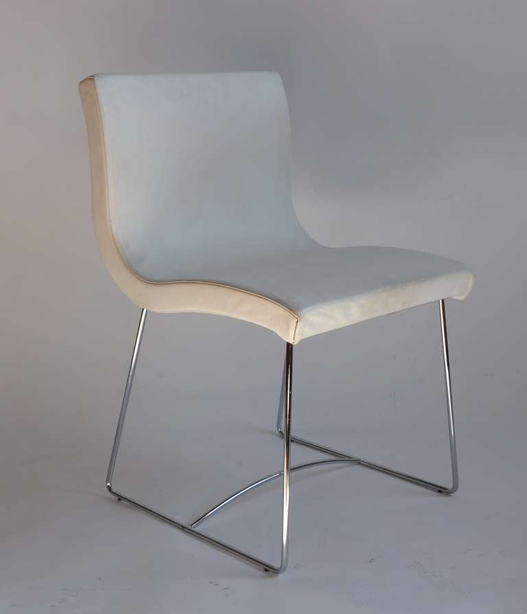 Comfortable desk chair in white leather and chrome by Pascal Morgue, Ligne Roset.