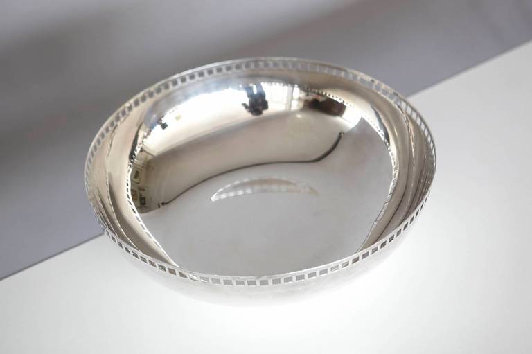 Late 20th Century Silver Plate Centerpiece Bowl, 