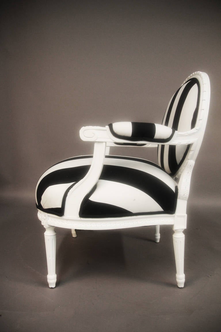 Unknown Pair of Hollywood Regency Style Chairs in Black and White Stripes